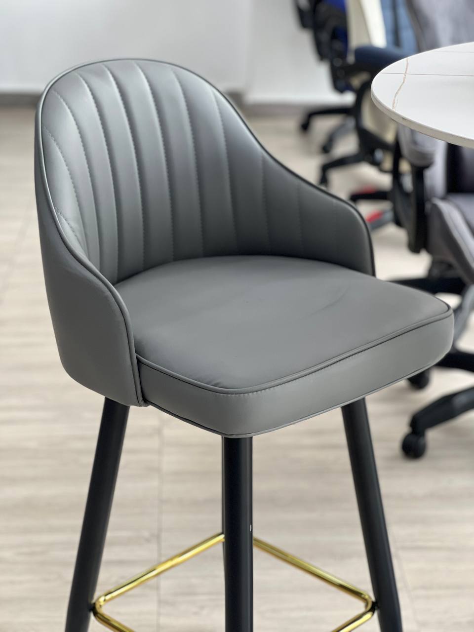 Chaise haute moderne et élégante ✨